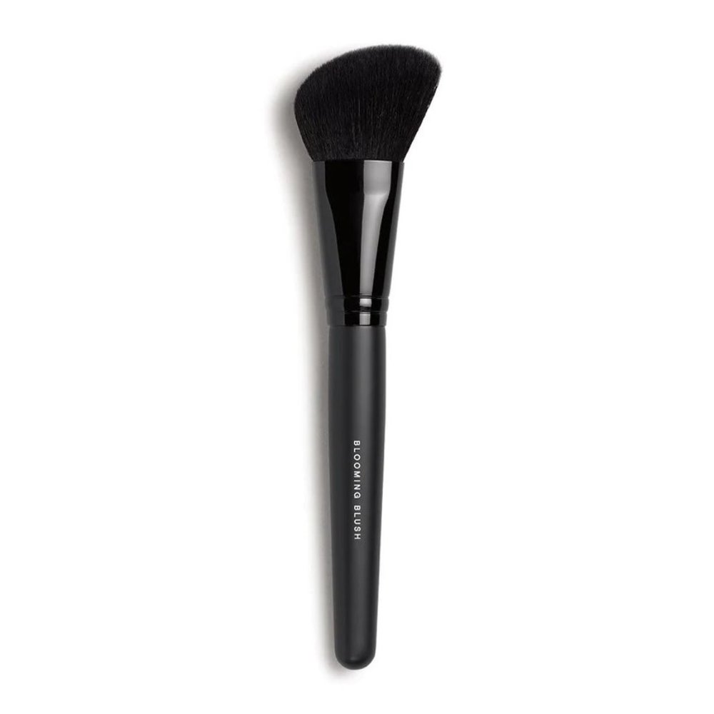bareMinerals Blooming Blush Brush Limited Edition Winter Theme